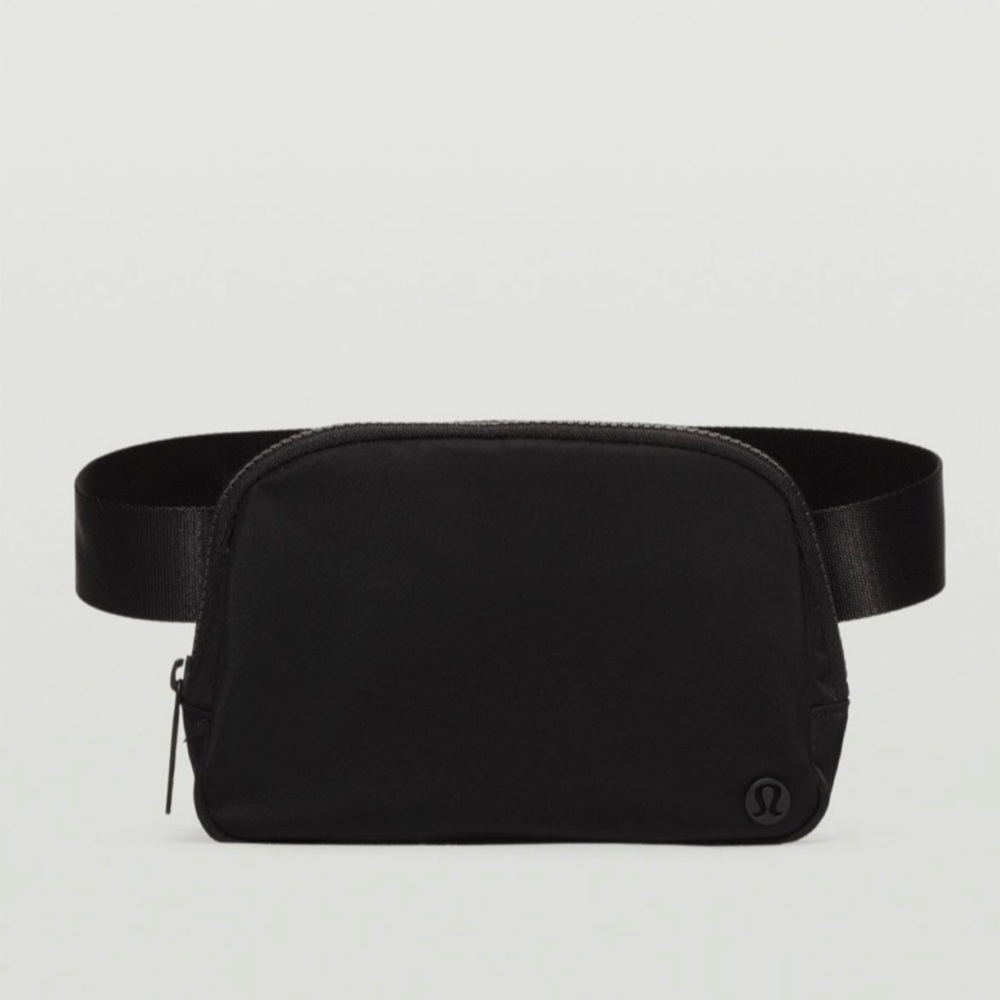 NWT Lululemon Black Everywhere Belt Bag
